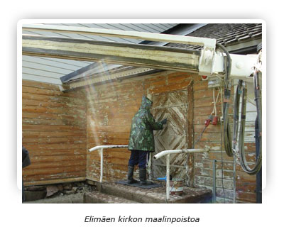 Elimäen kirkon maalinpoistoa
